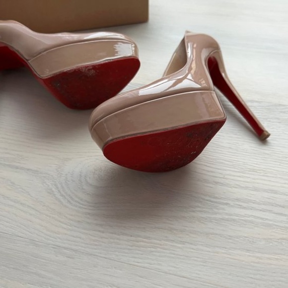 Christian Louboutin Patent Bianca Pumps Size 37 - Picture 5 of 11
